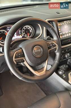 Позашляховик / Кросовер Jeep Cherokee 2015 в  фото 37 Позашляховик / Кросовер Jeep Cherokee 2015 в