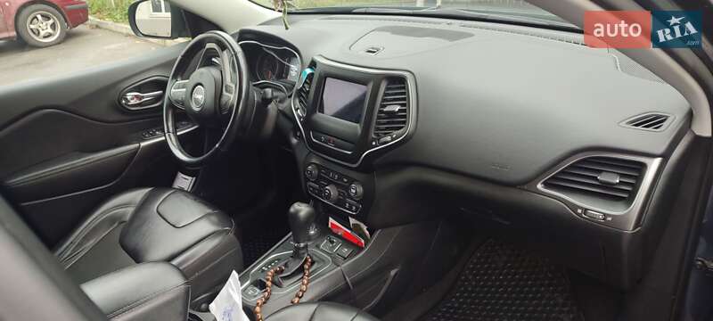 Позашляховик / Кросовер Jeep Cherokee 2019 в Сумах