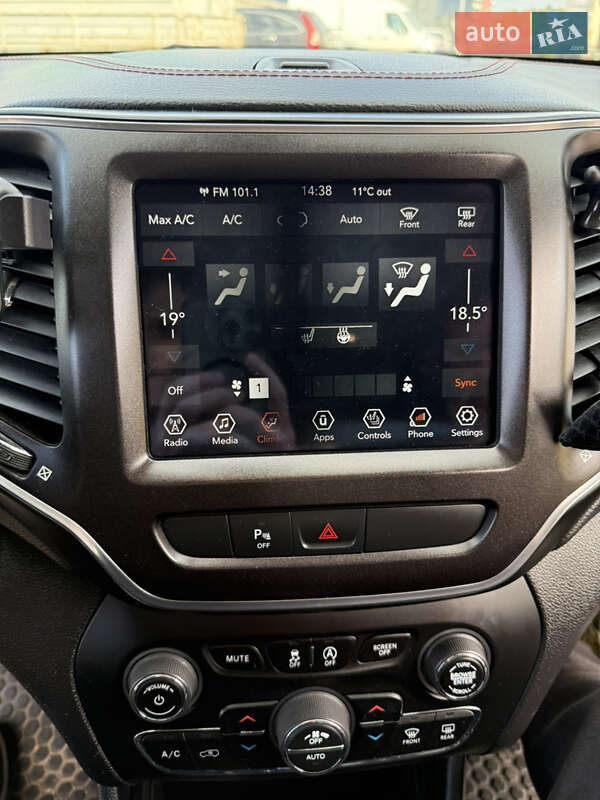 Внедорожник / Кроссовер Jeep Cherokee 2019 в Киеве фото 16 Внедорожник / Кроссовер Jeep Cherokee 2019 в Киеве