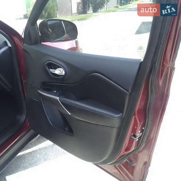 Внедорожник / Кроссовер Jeep Cherokee 2018 в Черкассах