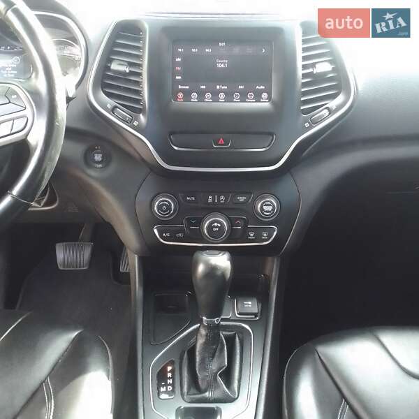 Внедорожник / Кроссовер Jeep Cherokee 2018 в Черкассах