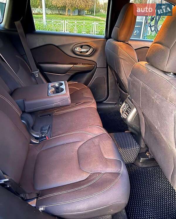 Внедорожник / Кроссовер Jeep Cherokee 2015 в Харькове фото 12 Внедорожник / Кроссовер Jeep Cherokee 2015 в Харькове