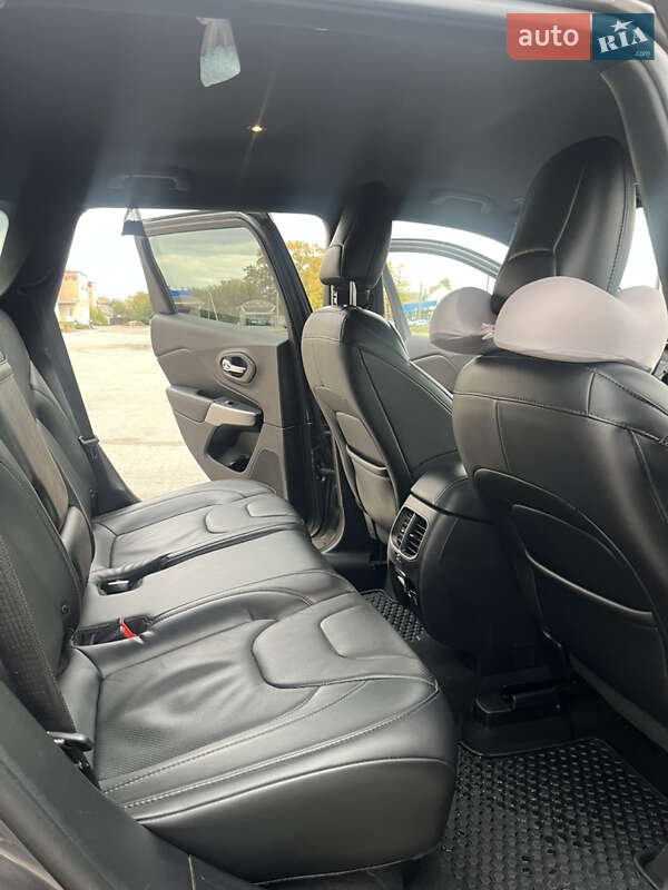 Позашляховик / Кросовер Jeep Cherokee 2019 в Полтаві фото 8 Позашляховик / Кросовер Jeep Cherokee 2019 в Полтаві