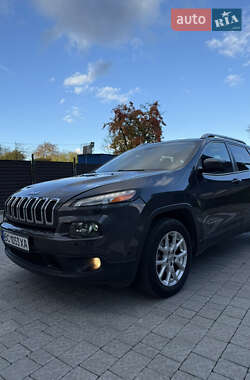 Позашляховик / Кросовер Jeep Cherokee 2014 в  фото 4 Позашляховик / Кросовер Jeep Cherokee 2014 в