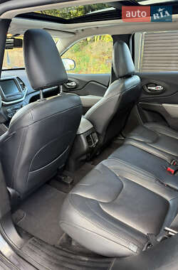 Позашляховик / Кросовер Jeep Cherokee 2014 в  фото 14 Позашляховик / Кросовер Jeep Cherokee 2014 в