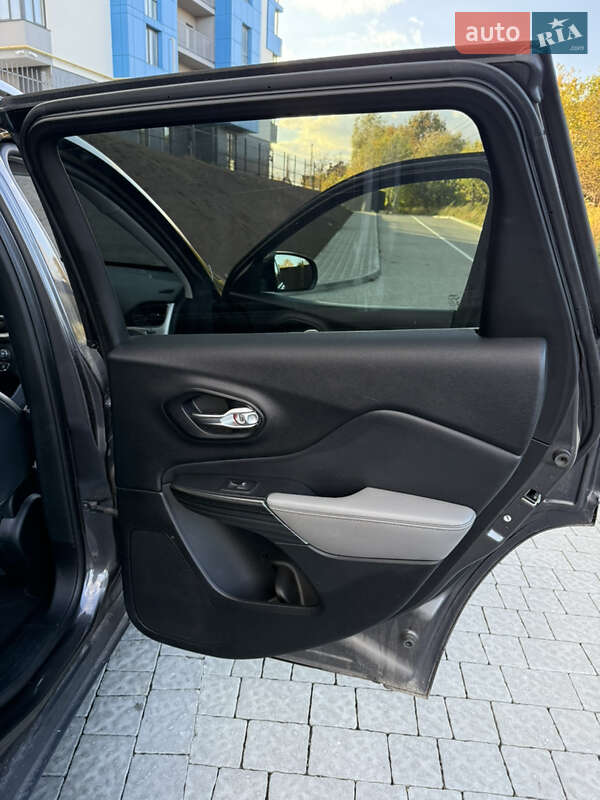 Внедорожник / Кроссовер Jeep Cherokee 2014 в Львове фото 19 Внедорожник / Кроссовер Jeep Cherokee 2014 в Львове