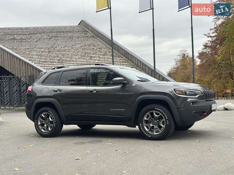 Внедорожник / Кроссовер Jeep Cherokee 2018 в Киеве фото 6 Внедорожник / Кроссовер Jeep Cherokee 2018 в Киеве