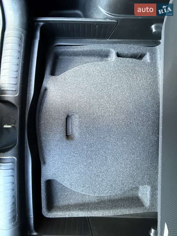 Внедорожник / Кроссовер Jeep Cherokee 2020 в Львове фото 19 Внедорожник / Кроссовер Jeep Cherokee 2020 в Львове