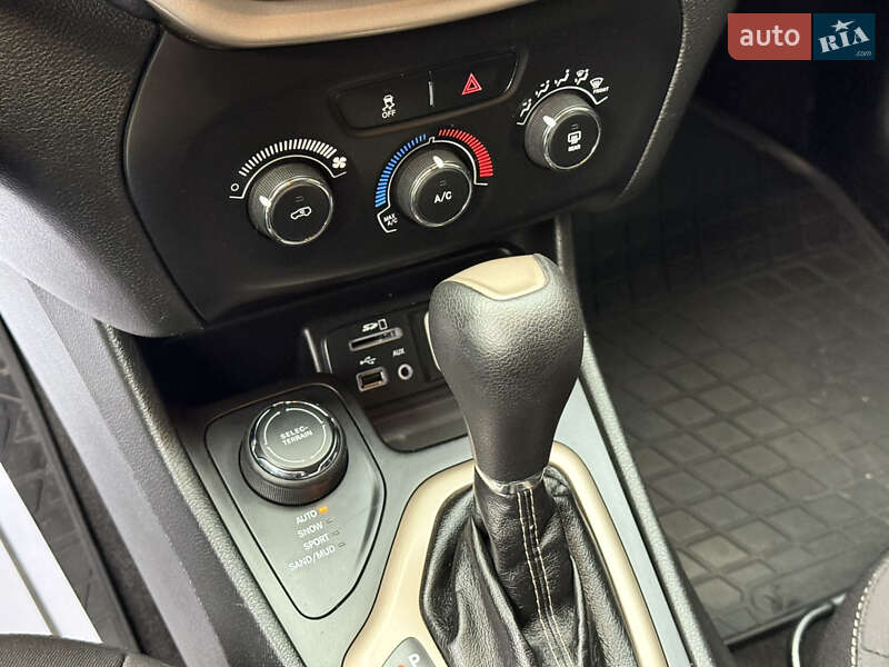 Внедорожник / Кроссовер Jeep Cherokee 2014 в Днепре фото 51 Внедорожник / Кроссовер Jeep Cherokee 2014 в Днепре