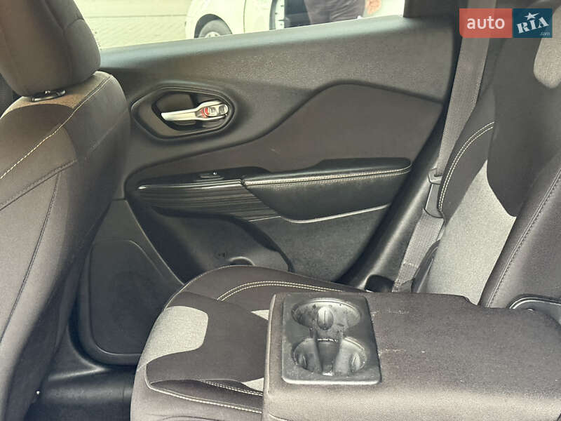 Внедорожник / Кроссовер Jeep Cherokee 2014 в Днепре фото 59 Внедорожник / Кроссовер Jeep Cherokee 2014 в Днепре