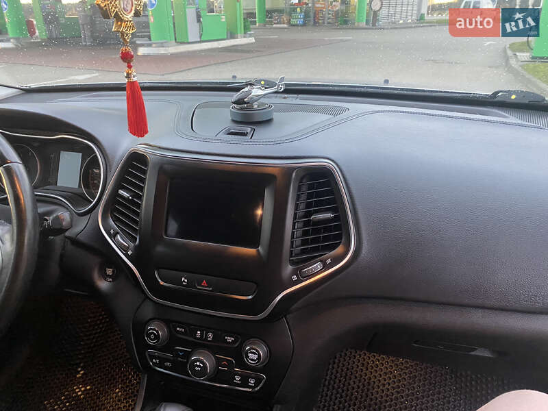 Внедорожник / Кроссовер Jeep Cherokee 2018 в Бродах фото 15 Внедорожник / Кроссовер Jeep Cherokee 2018 в Бродах