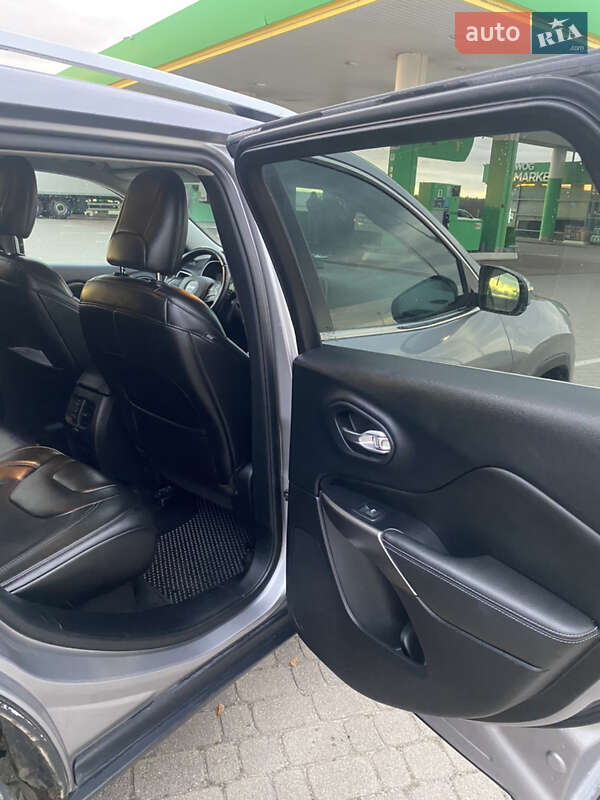 Внедорожник / Кроссовер Jeep Cherokee 2018 в Бродах фото 18 Внедорожник / Кроссовер Jeep Cherokee 2018 в Бродах