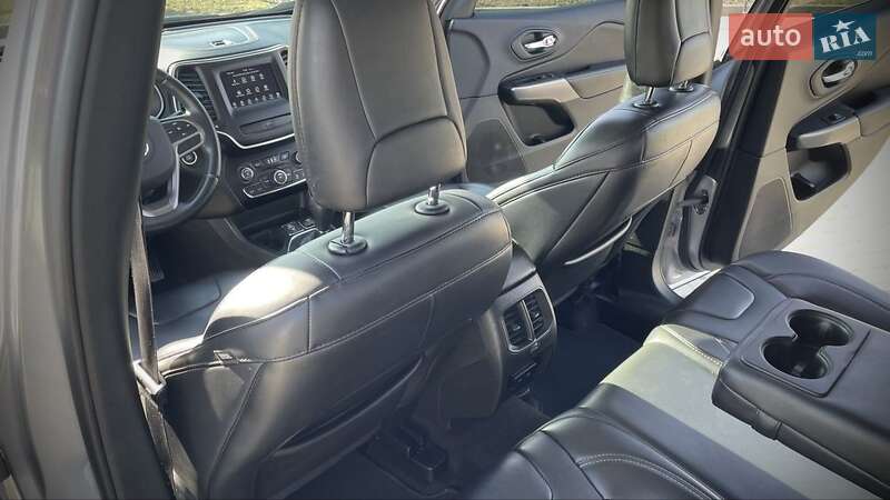 Внедорожник / Кроссовер Jeep Cherokee 2018 в Ивано-Франковске