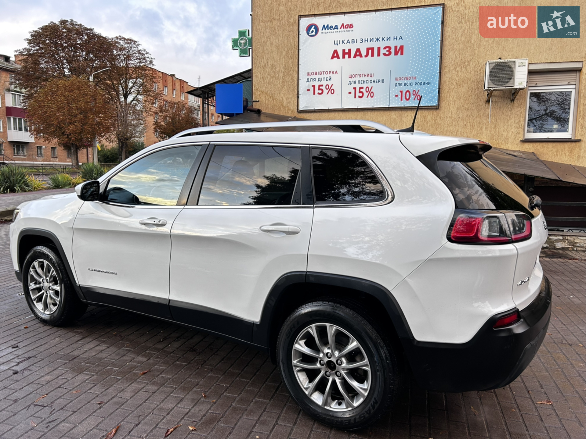 2019 Jeep Cherokee - мініатюра 9