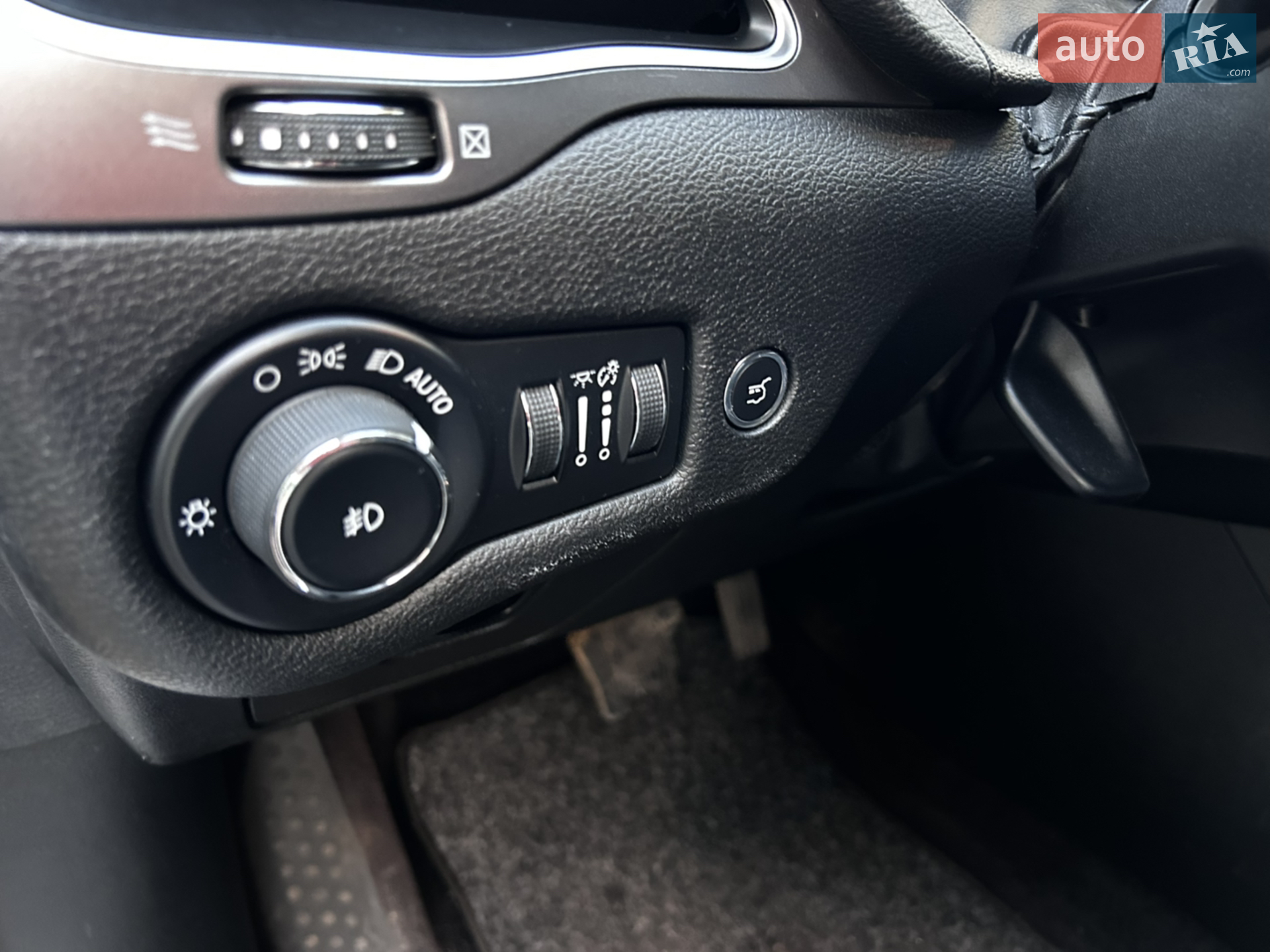 2019 Jeep Cherokee - мініатюра 16