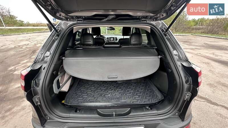 Внедорожник / Кроссовер Jeep Cherokee 2017 в Житомире