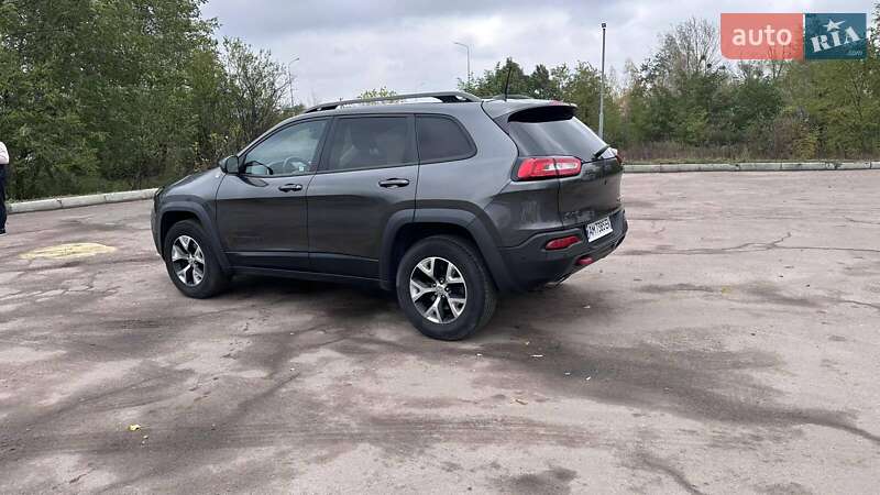 Внедорожник / Кроссовер Jeep Cherokee 2017 в Житомире