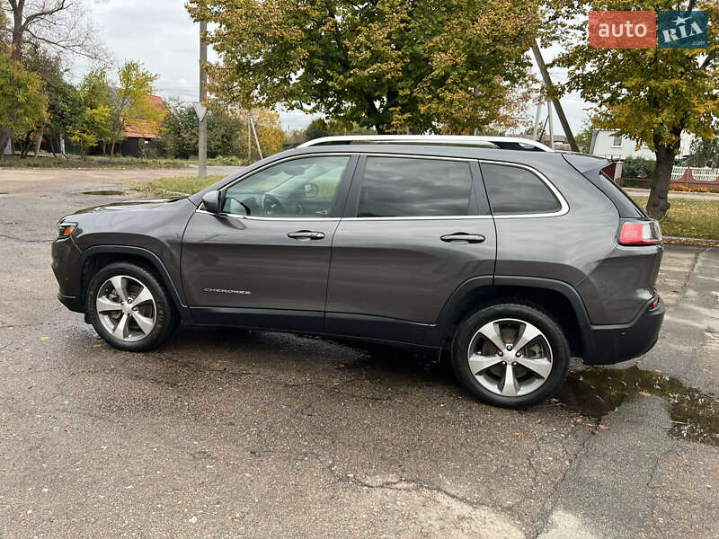 Внедорожник / Кроссовер Jeep Cherokee 2019 в Чернигове