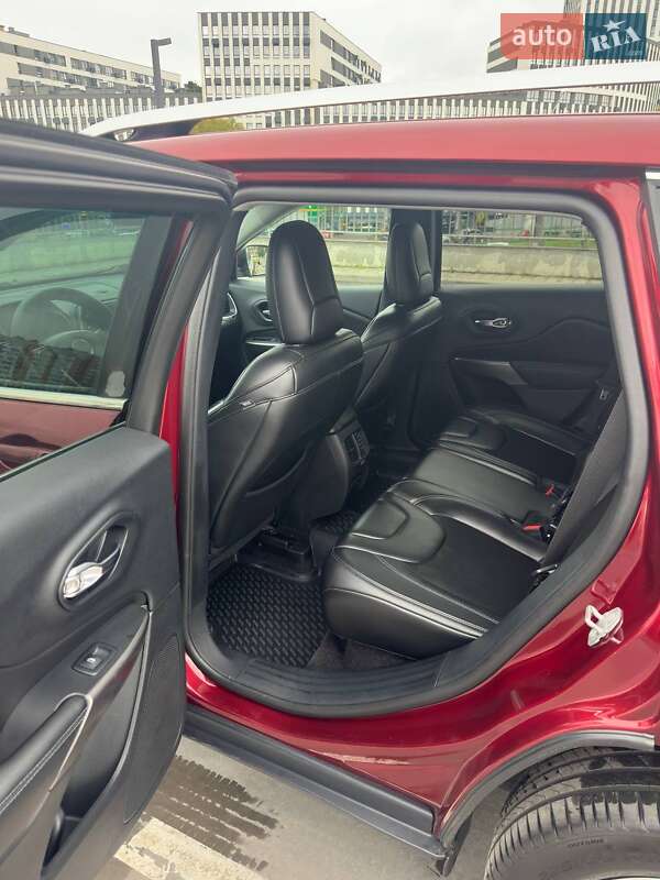 Внедорожник / Кроссовер Jeep Cherokee 2018 в Львове