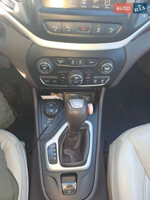 Внедорожник / Кроссовер Jeep Cherokee 2016 в Броварах