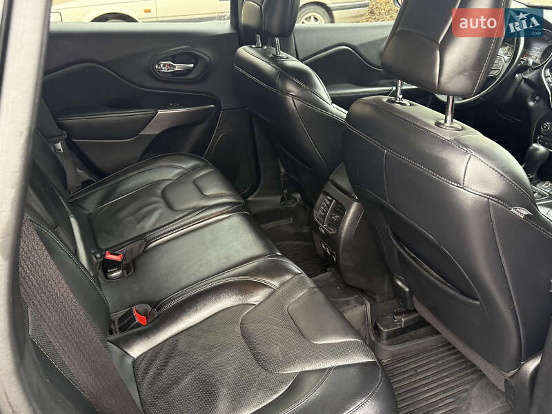 Внедорожник / Кроссовер Jeep Cherokee 2020 в Киеве