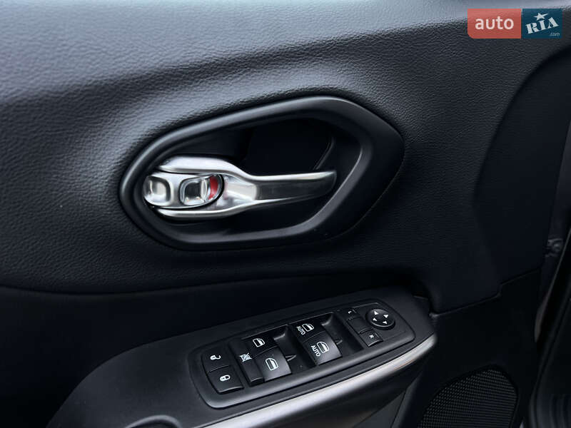 Внедорожник / Кроссовер Jeep Cherokee 2018 в Киеве фото 16 Внедорожник / Кроссовер Jeep Cherokee 2018 в Киеве