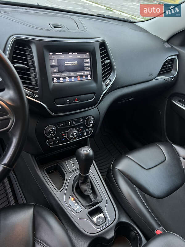 Внедорожник / Кроссовер Jeep Cherokee 2018 в Киеве фото 25 Внедорожник / Кроссовер Jeep Cherokee 2018 в Киеве