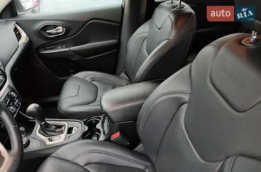 Внедорожник / Кроссовер Jeep Cherokee 2016 в Ровно