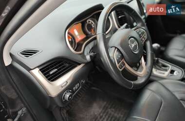 Внедорожник / Кроссовер Jeep Cherokee 2016 в Ровно