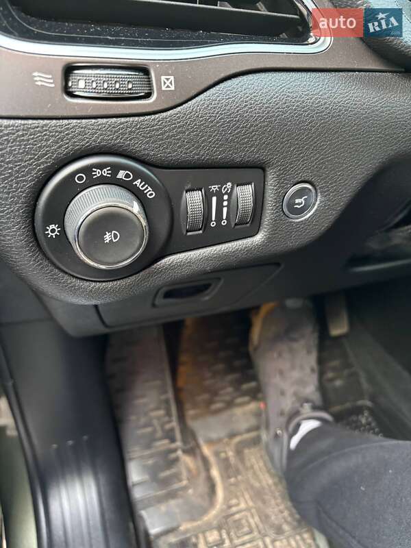 Внедорожник / Кроссовер Jeep Cherokee 2019 в Полтаве фото 20 Внедорожник / Кроссовер Jeep Cherokee 2019 в Полтаве