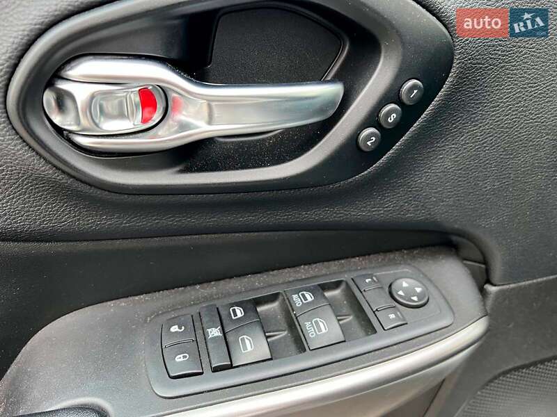 Позашляховик / Кросовер Jeep Cherokee 2020 в Львові фото 16 Позашляховик / Кросовер Jeep Cherokee 2020 в Львові