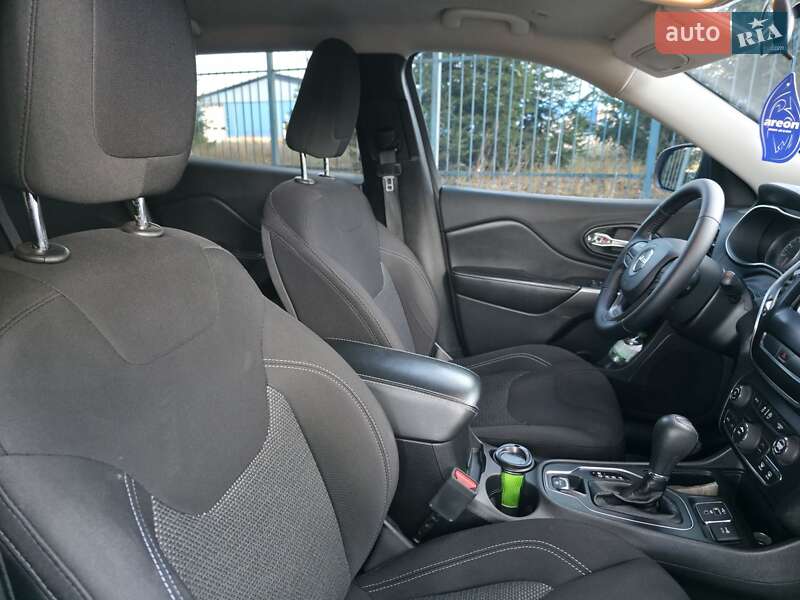 Внедорожник / Кроссовер Jeep Cherokee 2019 в Буче