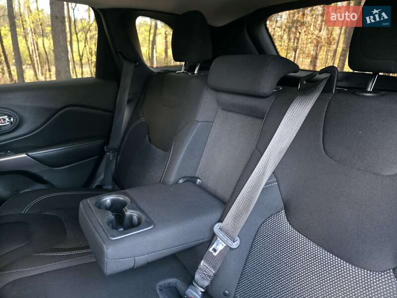 Внедорожник / Кроссовер Jeep Cherokee 2019 в Буче