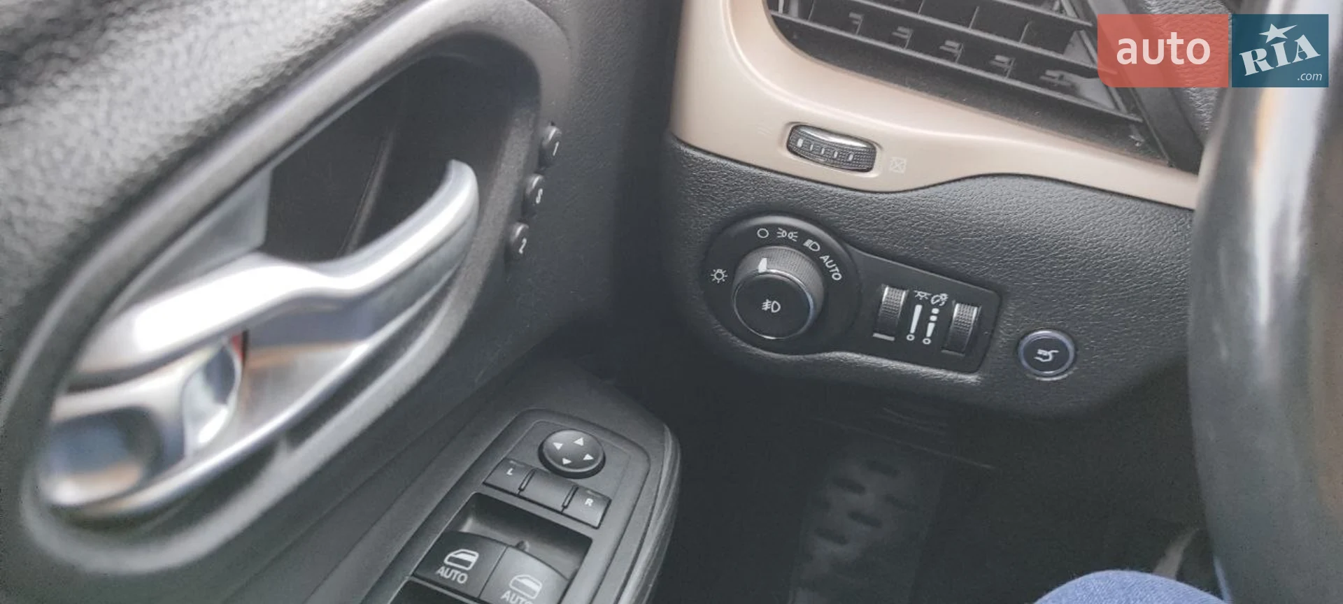 2014 Jeep Cherokee - мініатюра 14