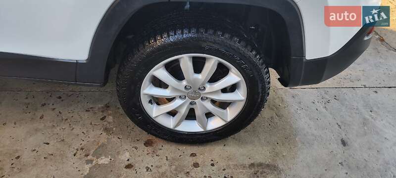 Внедорожник / Кроссовер Jeep Cherokee 2014 в Прилуках