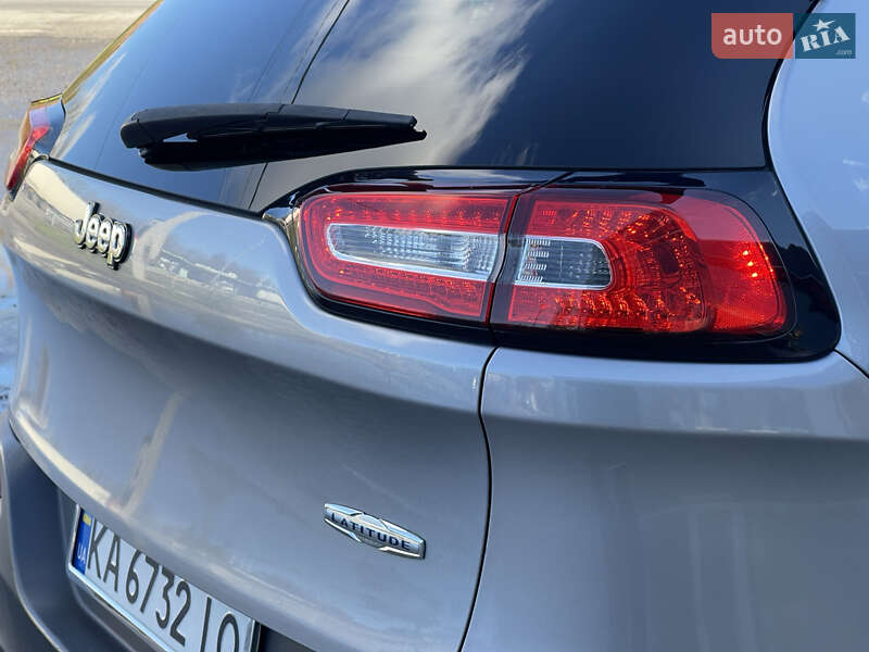 Позашляховик / Кросовер Jeep Cherokee 2013 в Полтаві