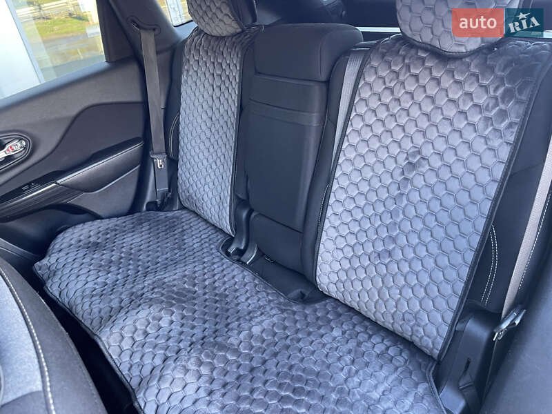 Позашляховик / Кросовер Jeep Cherokee 2013 в Полтаві