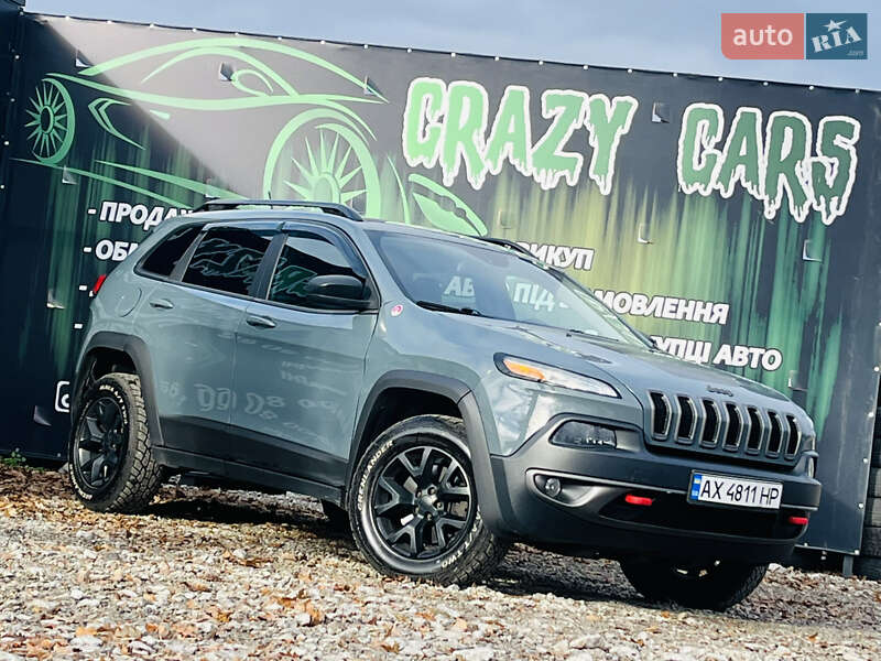 Внедорожник / Кроссовер Jeep Cherokee 2015 в Харькове