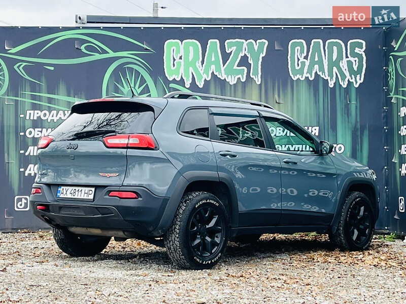 Внедорожник / Кроссовер Jeep Cherokee 2015 в Харькове