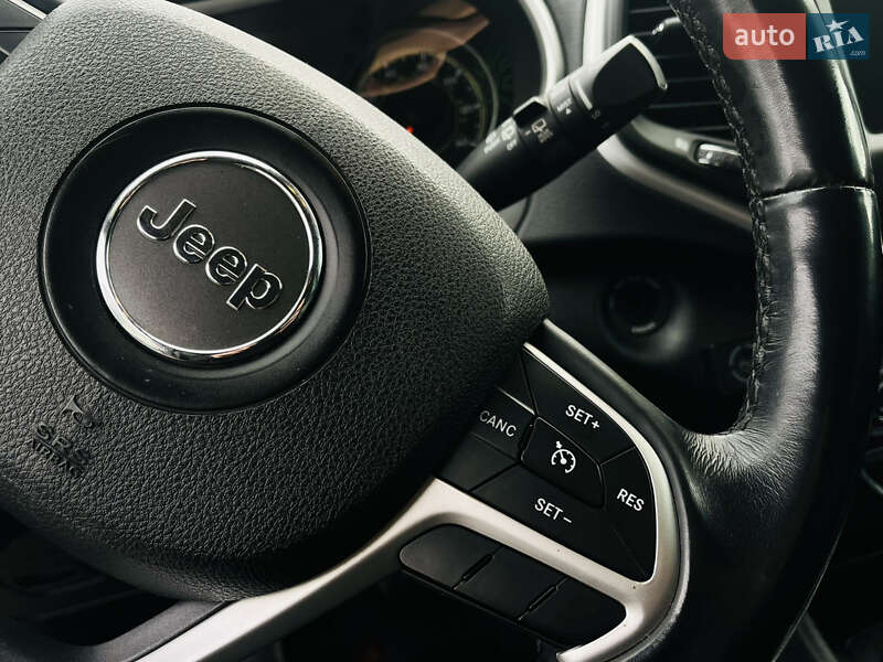 Внедорожник / Кроссовер Jeep Cherokee 2015 в Харькове