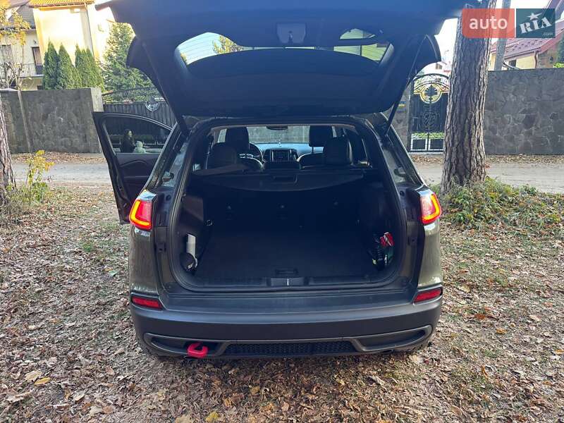 Позашляховик / Кросовер Jeep Cherokee 2018 в Львові