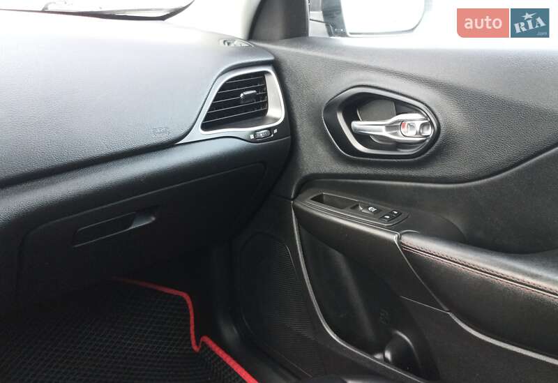 Внедорожник / Кроссовер Jeep Cherokee 2021 в Киеве фото 18 Внедорожник / Кроссовер Jeep Cherokee 2021 в Киеве