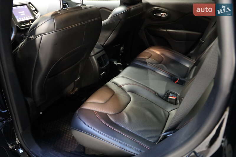 Внедорожник / Кроссовер Jeep Cherokee 2019 в Луцке