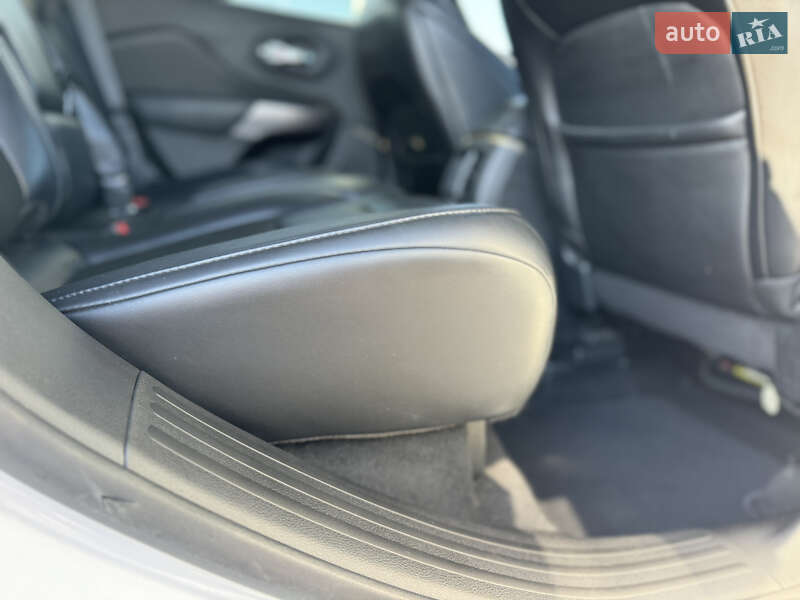 Внедорожник / Кроссовер Jeep Cherokee 2019 в Киеве фото 35 Внедорожник / Кроссовер Jeep Cherokee 2019 в Киеве