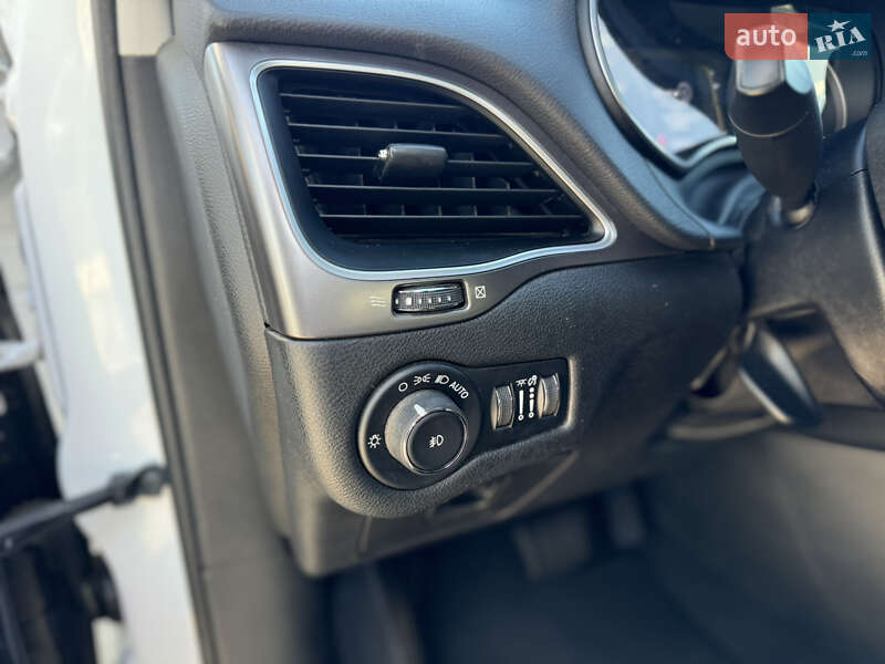 Внедорожник / Кроссовер Jeep Cherokee 2019 в Киеве фото 59 Внедорожник / Кроссовер Jeep Cherokee 2019 в Киеве