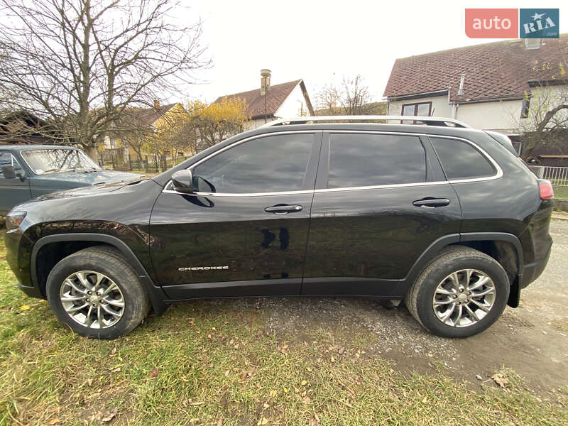 Позашляховик / Кросовер Jeep Cherokee 2020 в Воловцю