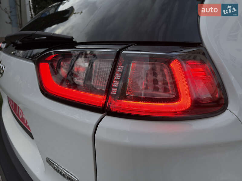 Внедорожник / Кроссовер Jeep Cherokee 2023 в Каменец-Подольском