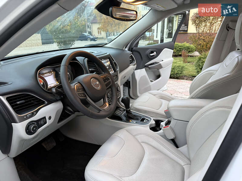 Внедорожник / Кроссовер Jeep Cherokee 2023 в Каменец-Подольском