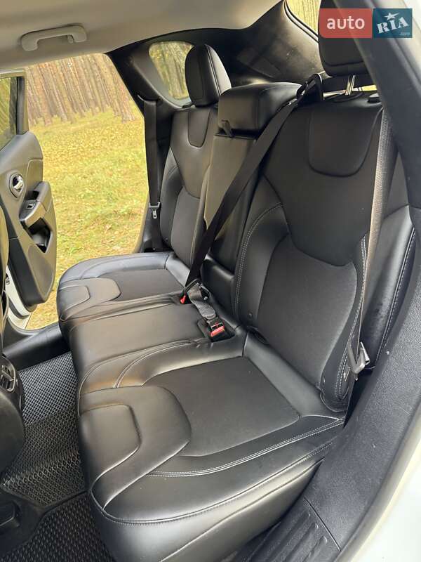 Внедорожник / Кроссовер Jeep Cherokee 2019 в Чернигове