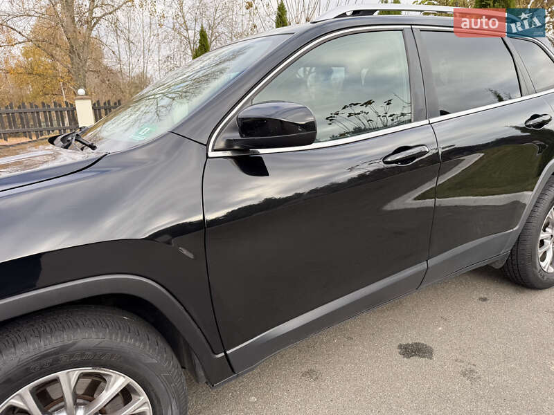 Внедорожник / Кроссовер Jeep Cherokee 2018 в Киеве